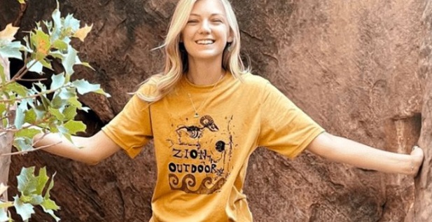 PHOTO Gabby Petito Wearing A Zion Outdoor T-Shirt