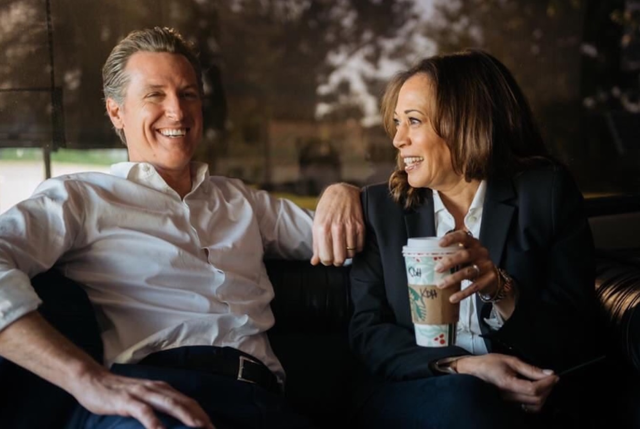 PHOTO Gavin Newsom Resting His Arm On Kamala Harris' Shoulder While She Drinks Starbucks Coffee