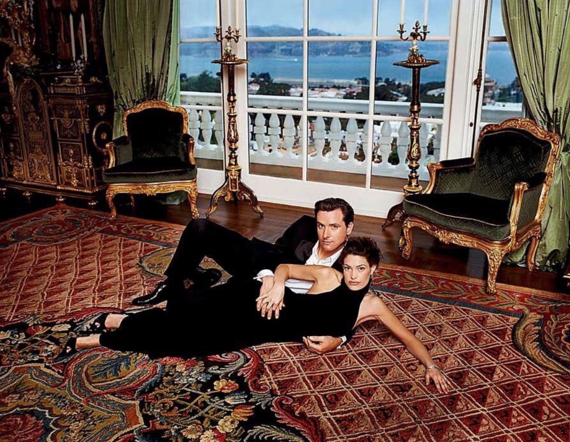 PHOTO Gavin Newsom Took Picture With Ex-Wife On Rug Of His House Overlooking The Bay Like He's A Playboy