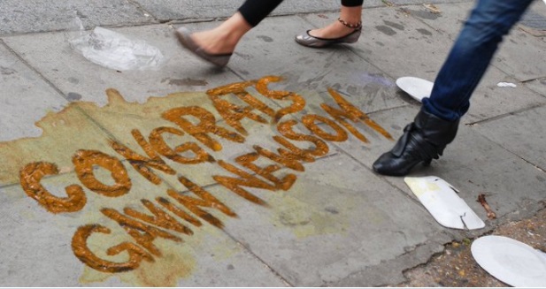 PHOTO Homeless People In California Spell Out Congrats Gavin Newsom In Poop On The Sidewalk
