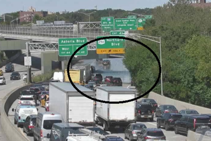 PHOTO Jam Cam Shows Eastbound BQE Between Queens Blvd And Northern Blvd Still Flooded