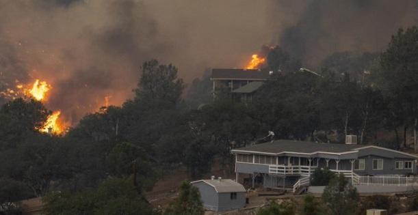 PHOTO Look How Close Flames Are To Giant Houses On South Lake Tahoe Hills