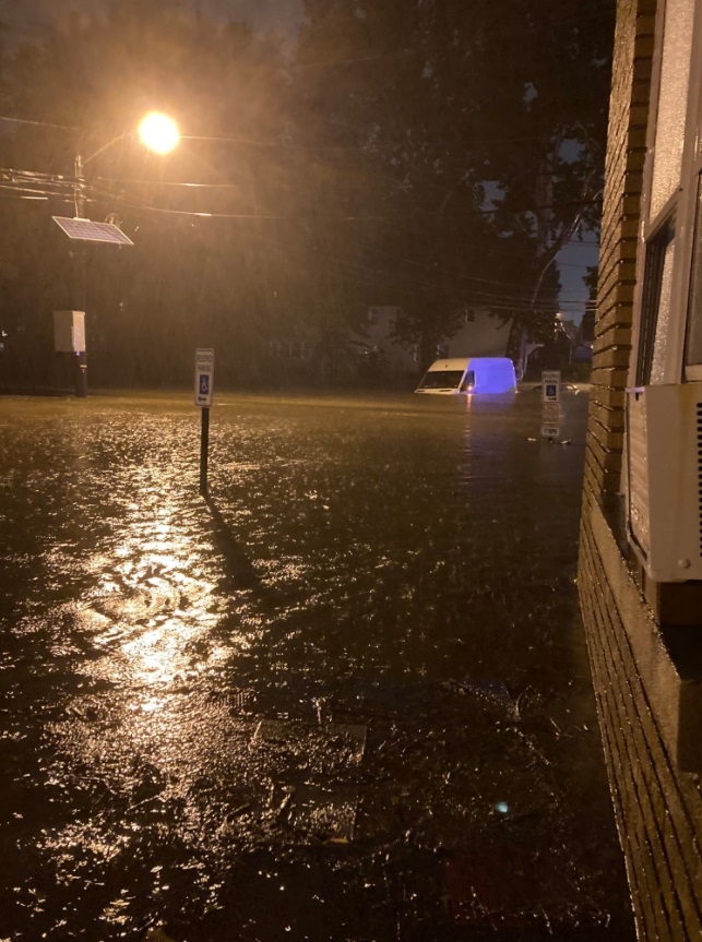 PHOTO Main Ave In Passaic Park NJ Is 5 Feet Deep In Water