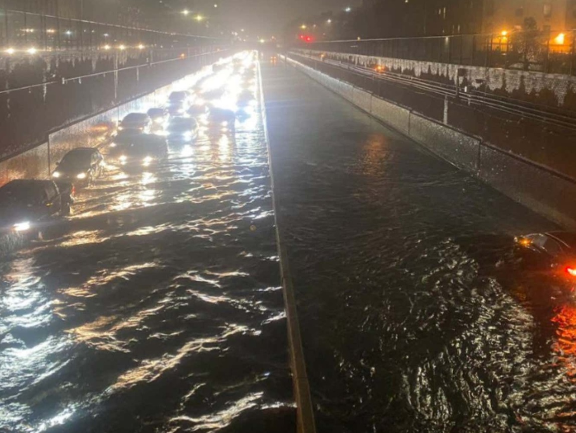 PHOTO NYC Wasn't Built To Handle 6 Feet Of Flood Waters On Any Day