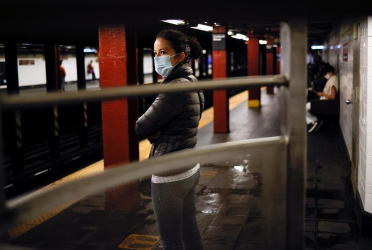 PHOTO People Waiting For Subway That Isn't Going To Come In NYC Because Track Is Flooded Up To The Walkway