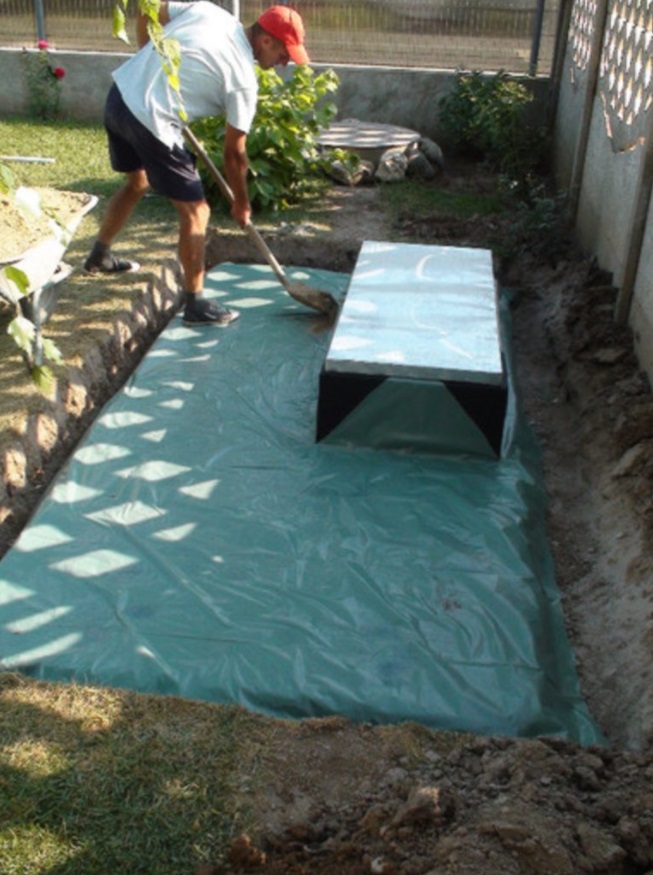 PHOTO Brian Laundrie's Parents Built A Bunker In Their Backyard