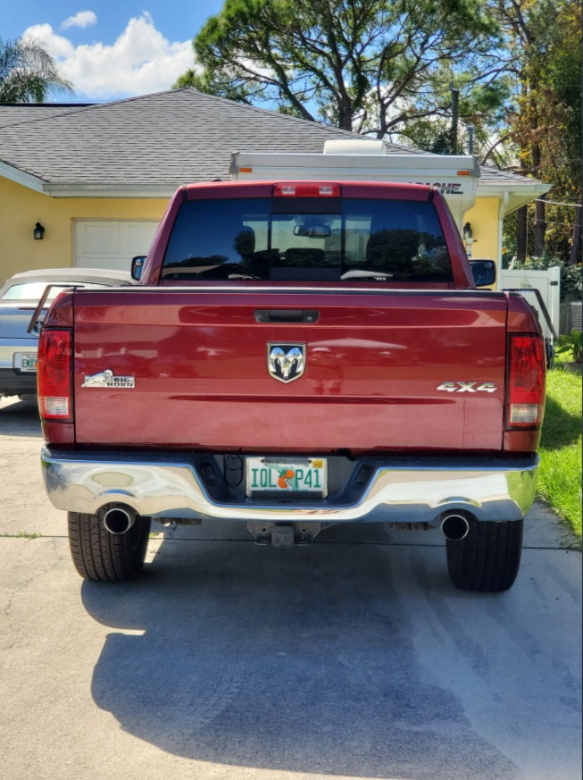 PHOTO Christopher Laundrie Installed License Plate Frame On His Truck That Says Bass Beware And Daddy's Coming