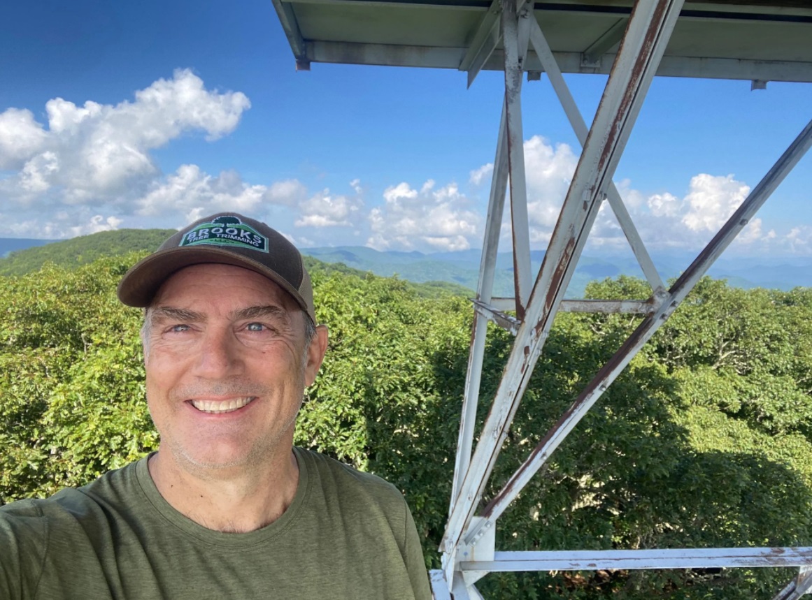 PHOTO Dude Who Spotted Brian Laundrie Hiking In North Carolina Wearing A Brooks Tree Trimmings Hat