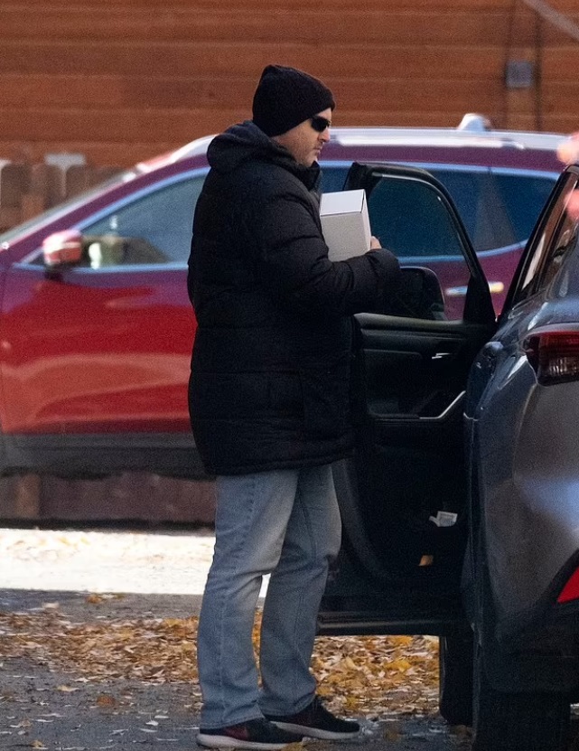 PHOTO Gabby Petito's Dad Drives Silver Mazda SUV