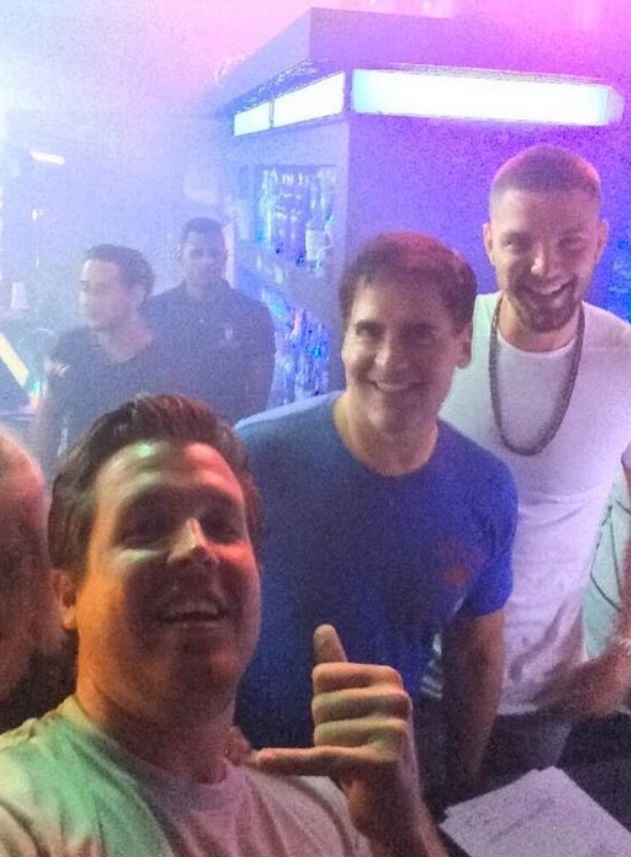 PHOTO Mark Cuban At The Club With Chandler Parsons