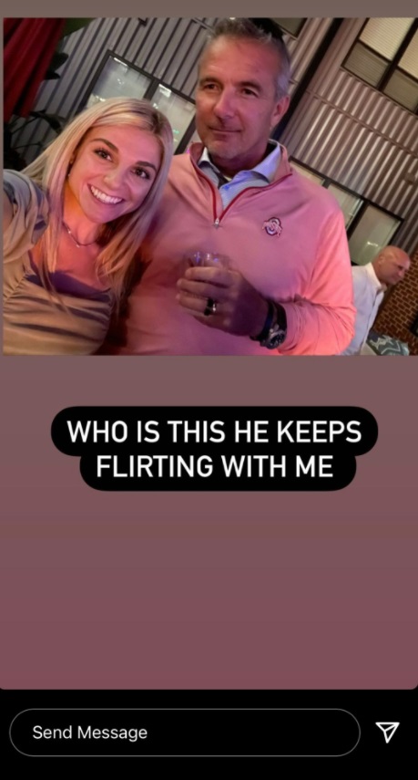 PHOTO Urban Meyer Drinking Beer And Flirting With Blonde At Columbus Ohio Bar