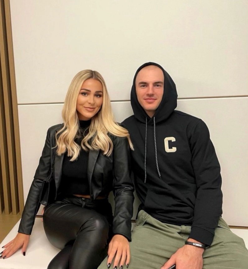 PHOTO Alex Caruso's New Girlfriend He Found In Chicago Illinois Is Generic But Also Very Hot For A Native Chicago Girl