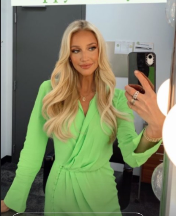 PHOTO Ashley Brewer Selfie In Green Robe Inside Messy Hotel Room