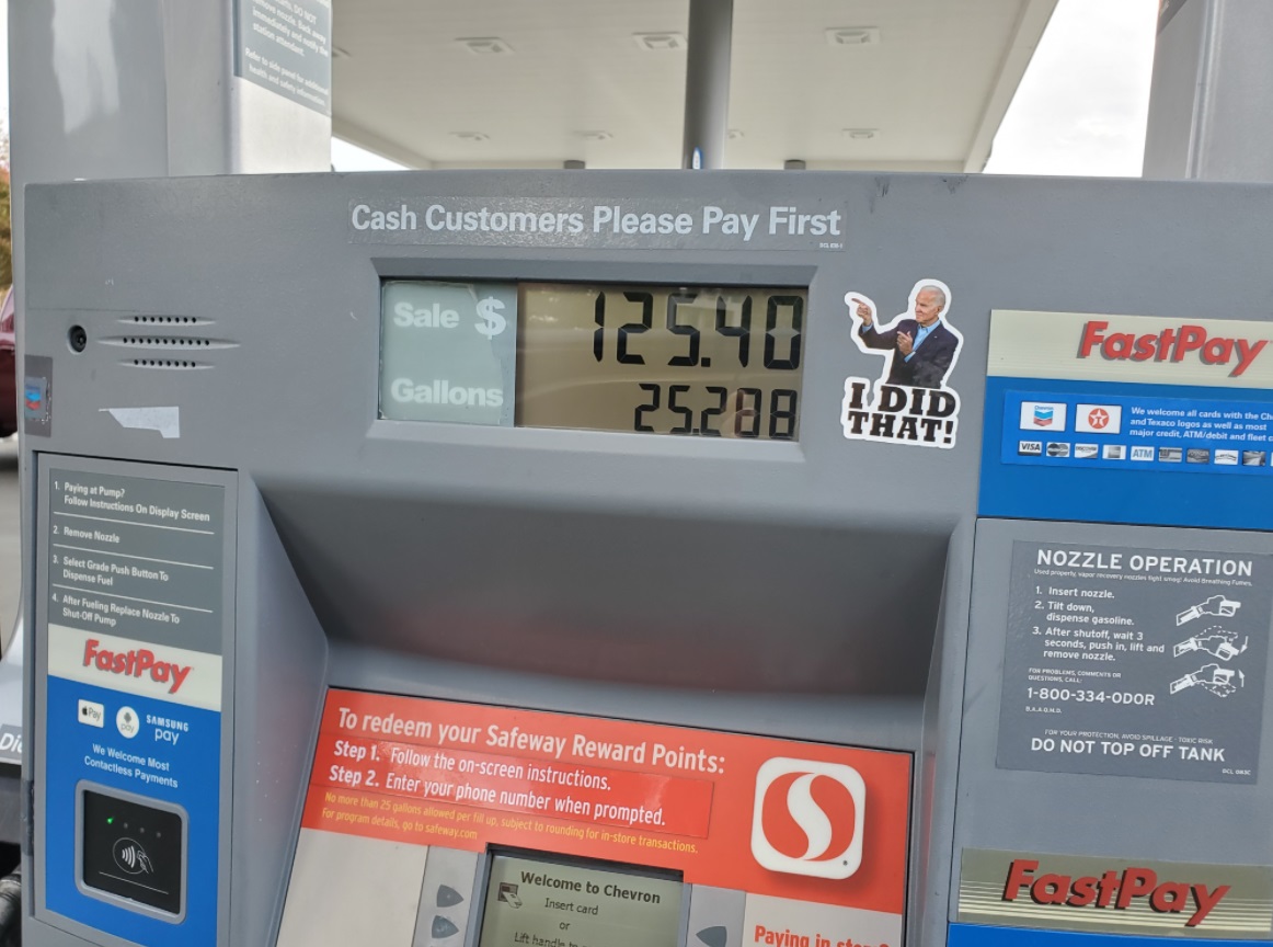 PHOTO Dude Fills Up One Car For $125 In California Because Gas Prices Are So Expensive