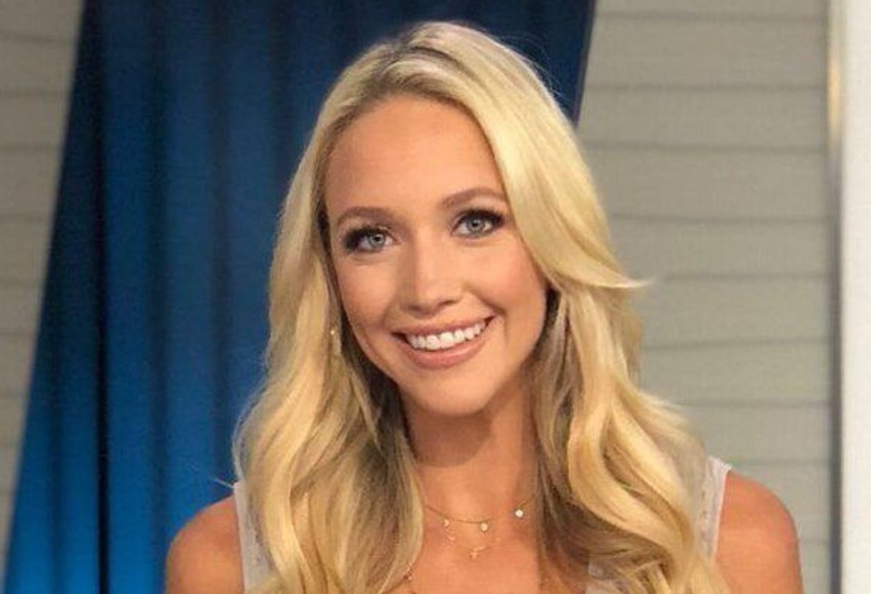 PHOTO ESPN's Ashley Brewer Has A Perfect Smile