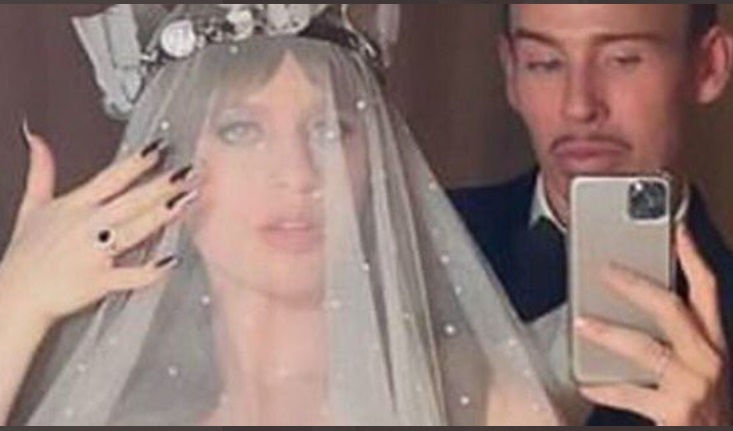 PHOTO Ivy Getty With Another Man Taking A Selfie After Her Marriage