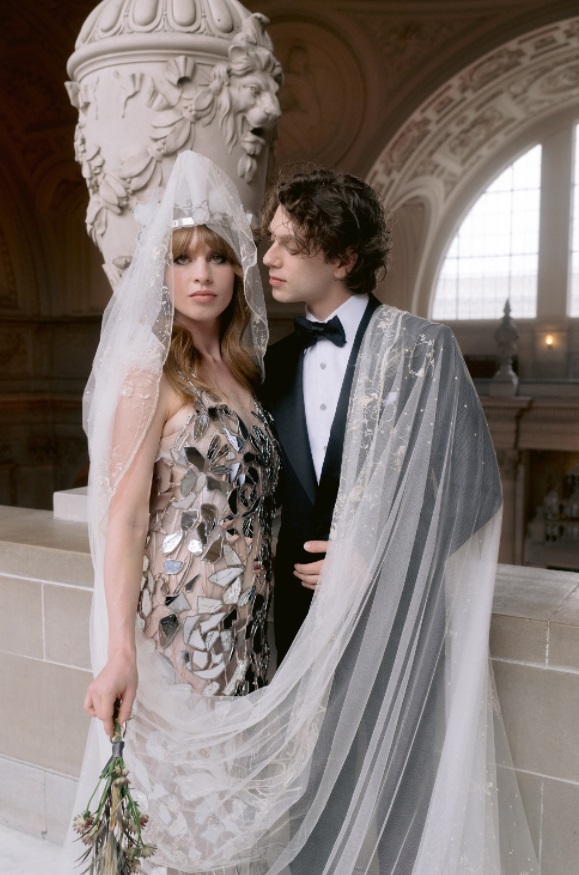 PHOTO Ivy Getty's Wedding Dress Made Of Broken Mirrors Pays Homage To The Getty Museum And The Family's Love For The Arts