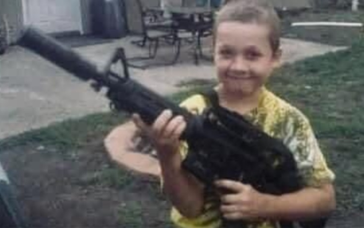 PHOTO Kyle Rittenhouse Holding A Fake Rifle When He Was A Kid Under 10 Years Old