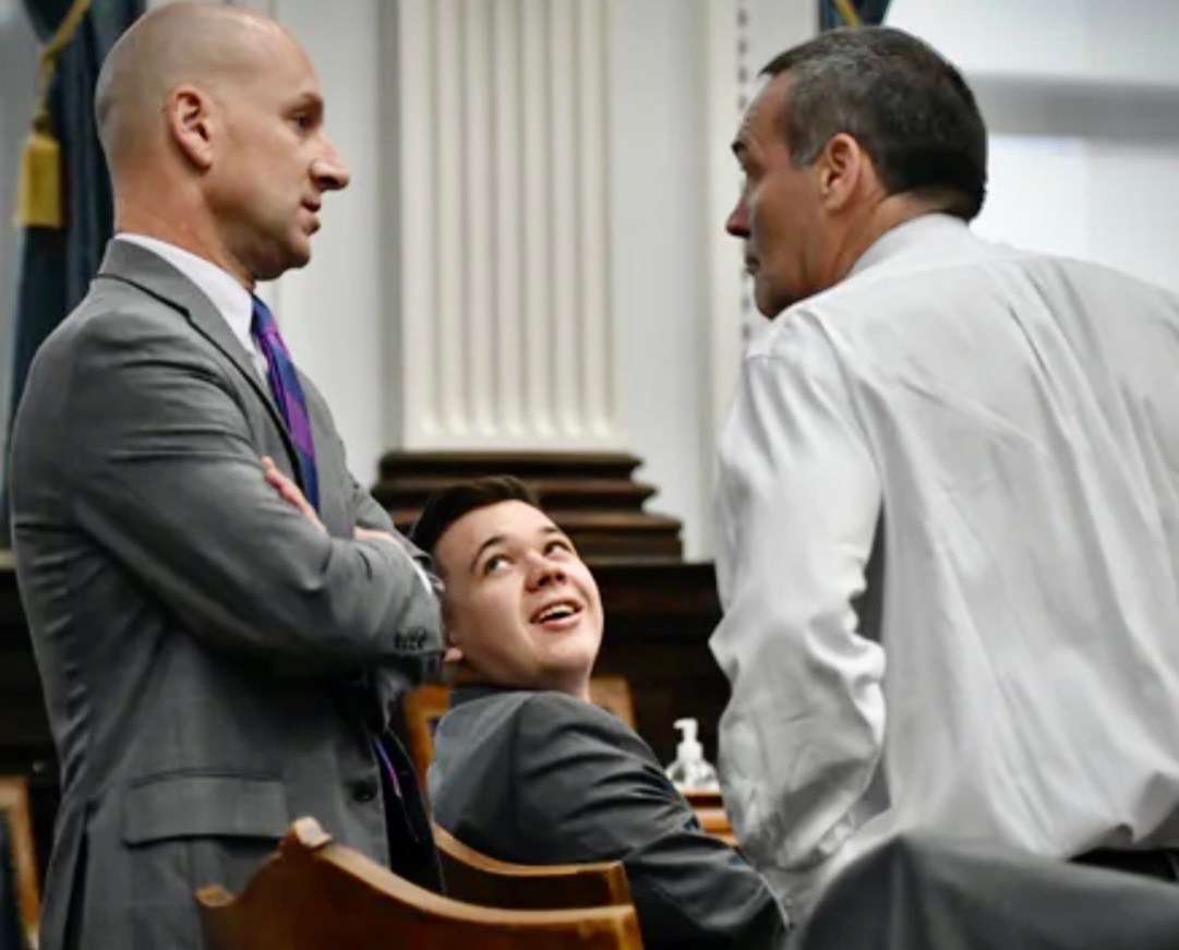 PHOTO Kyle Rittenhouse Looking Up At The Prosecution And Laughing Shows He Has No Remorse And Is Happy With What He Did