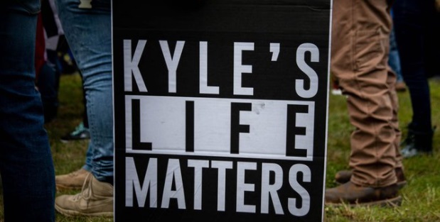 PHOTO Kyle Rittenhouse's Life Matters Sign