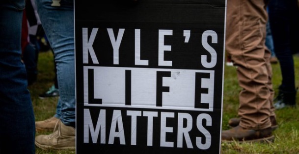 PHOTO Kyle Rittenhouse's Life Matters Sign