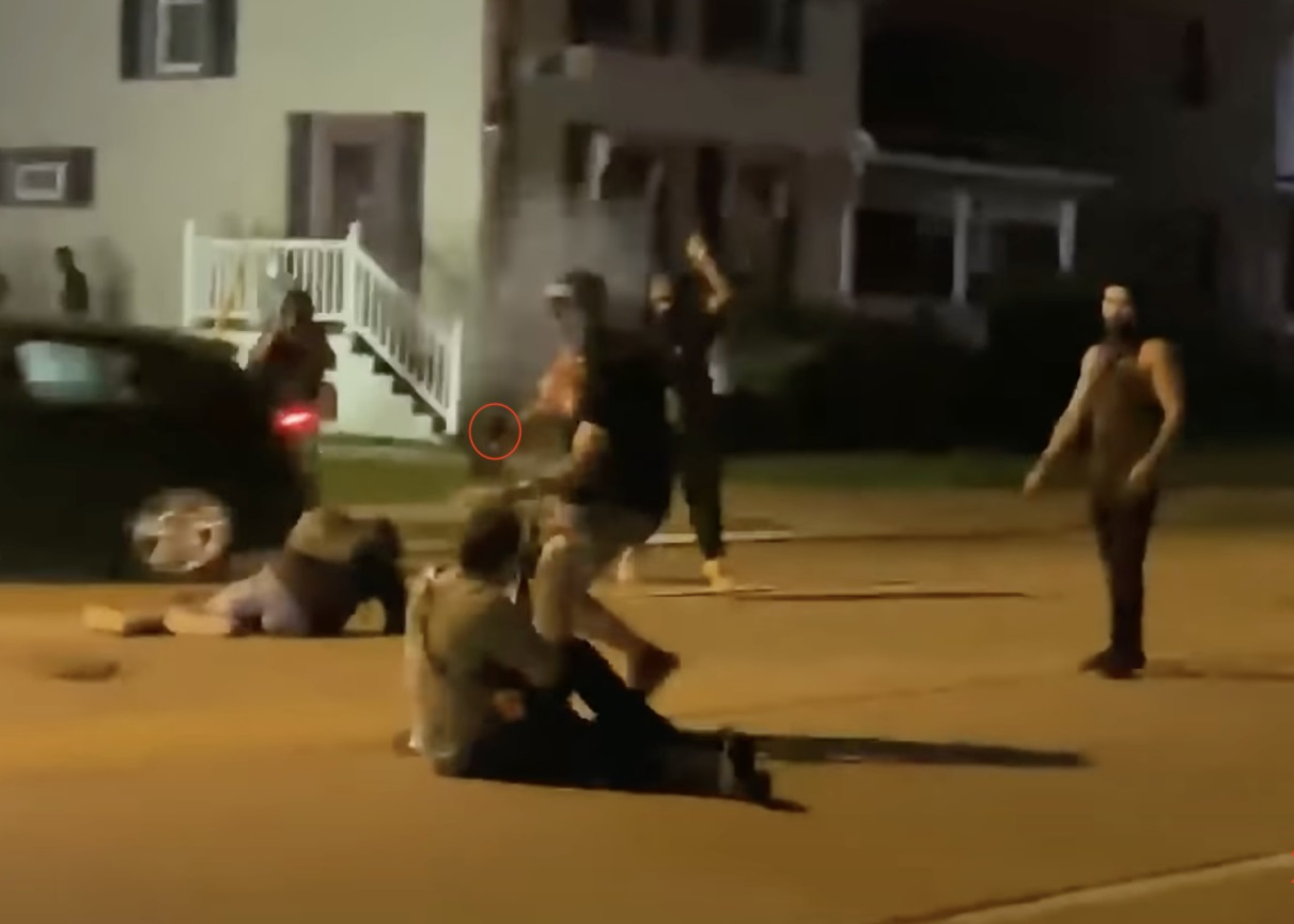 PHOTO Proof Gaige Grosskreutz Advanced Toward Kyle Rittenhouse With His Gun Drawn