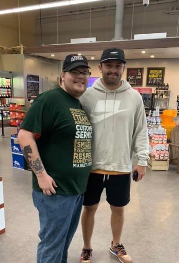 PHOTO Baker Mayfield At The Grocery Store In Cleveland Ohio