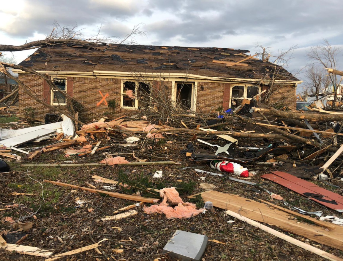 PHOTO Damage From Tornado In Jennings Creek In Bowling Green Kentucky ...