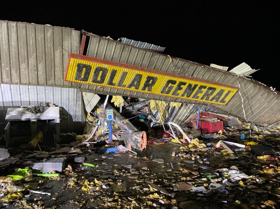 PHOTO Dollar General Store In Leachville Arkansas Collapsed Under Pressure From Tornado Killing 1