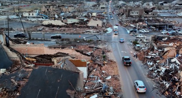 PHOTO It's Just Crazy To See Cars Driving On Roads In Mayfield Kentucky Around The Debris Like Everything Is Normal