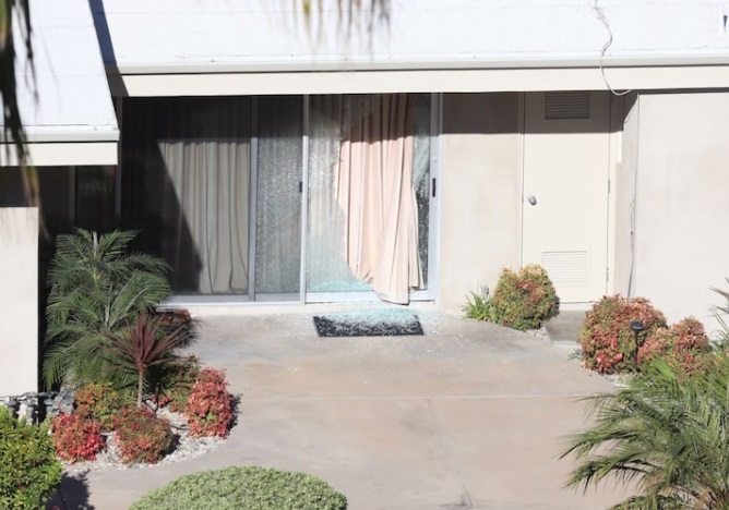 PHOTO Jackie Avant's Sliding Glass Door Smashed While She Was Inside