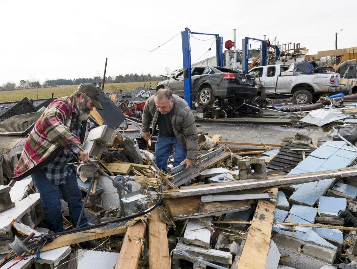 PHOTO Mayfield Kentucky Resident Lost His Automobile Repair Shop In Tornado