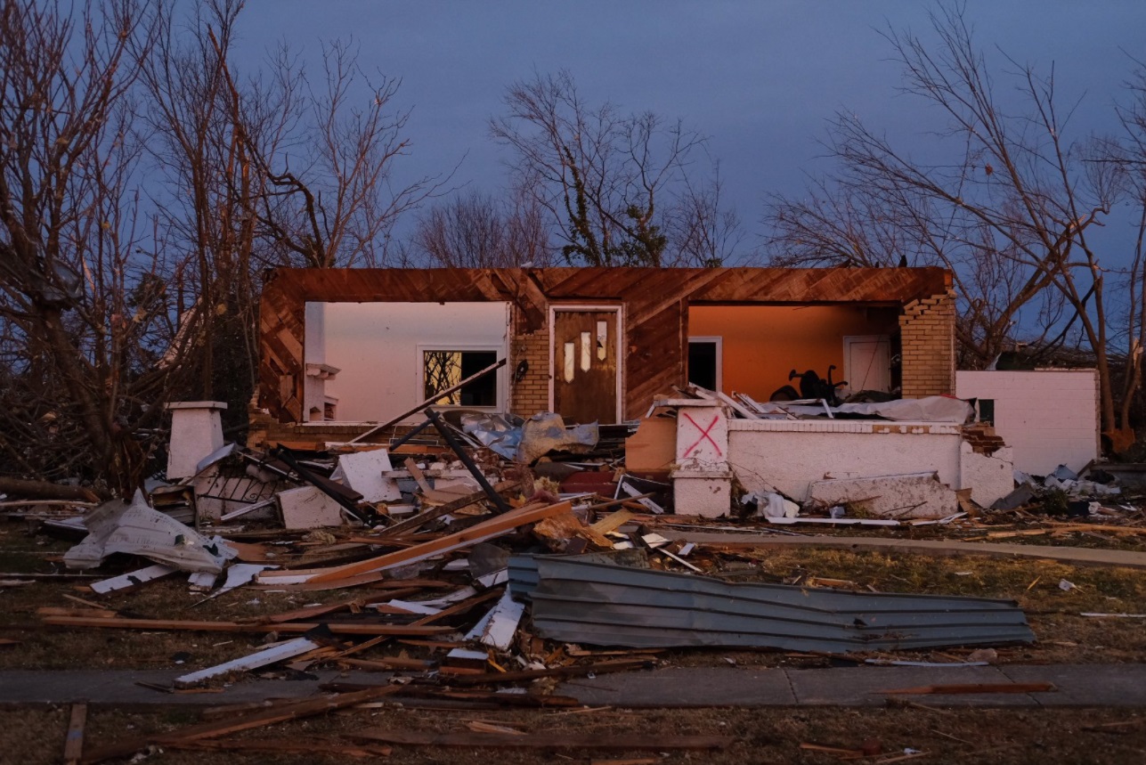 PHOTO Of Mayfield Kentucky Neighborhoods Saturday Night At Sunset