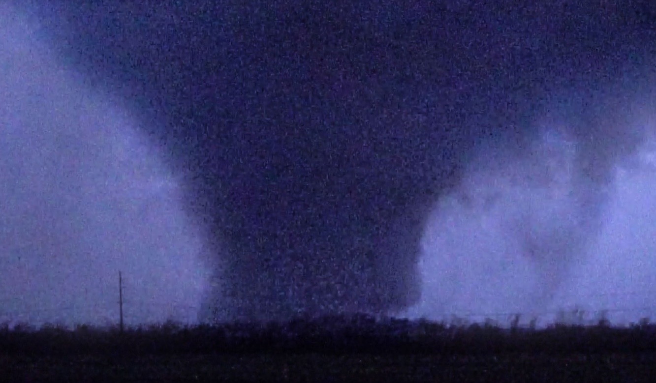 PHOTO Tornado Hitting Mayfield Kentucky Was So Massive That It Will Take Up Your Whole Screen Just To Look At It