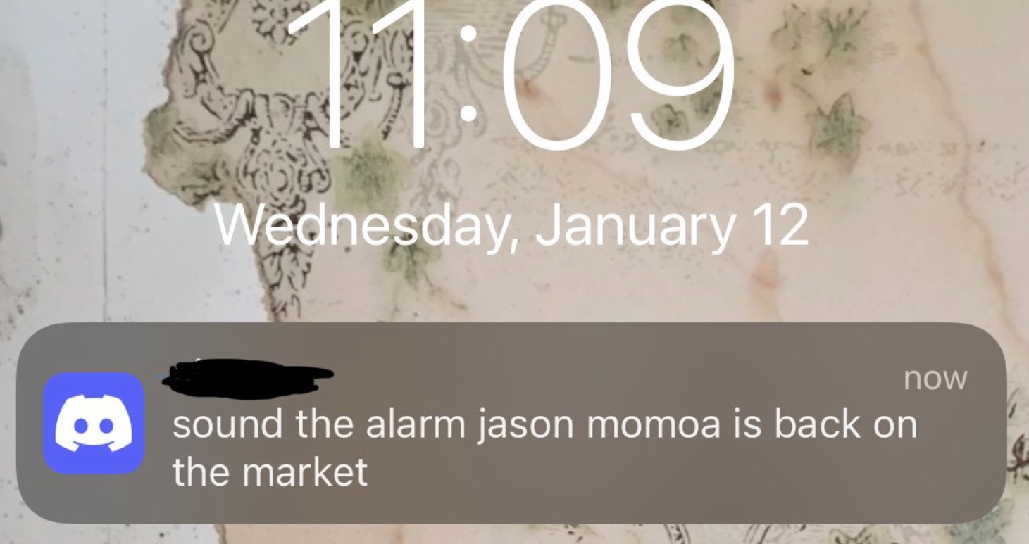 PHOTO All Women In America Got An iPhone Push Notification That Jason Momoa Was Back On The Market