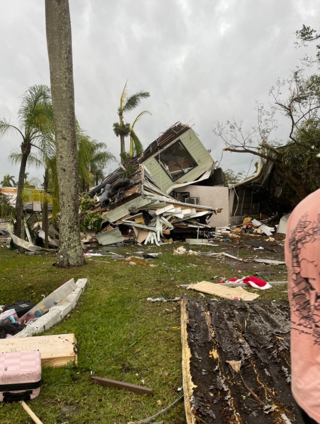 PHOTO Coaches Hotel In Fort Myers Took A Direct Hit From Tornado