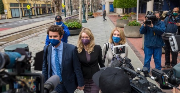 PHOTO Elizabeth Holmes Looking Very Concerned For Her Future Walking Out Of The Courthouse