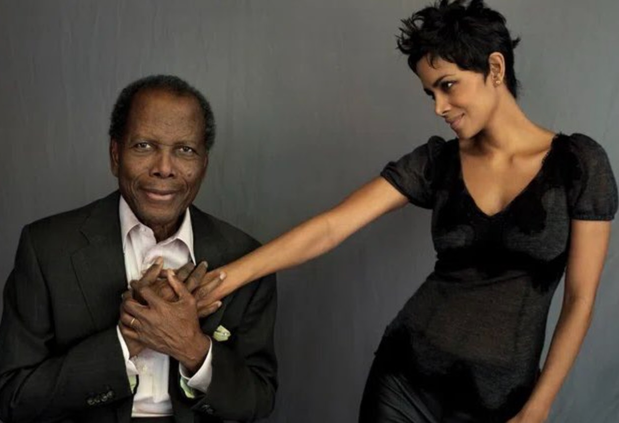 PHOTO Halle Berry Holding Sidney Poitier's Heart