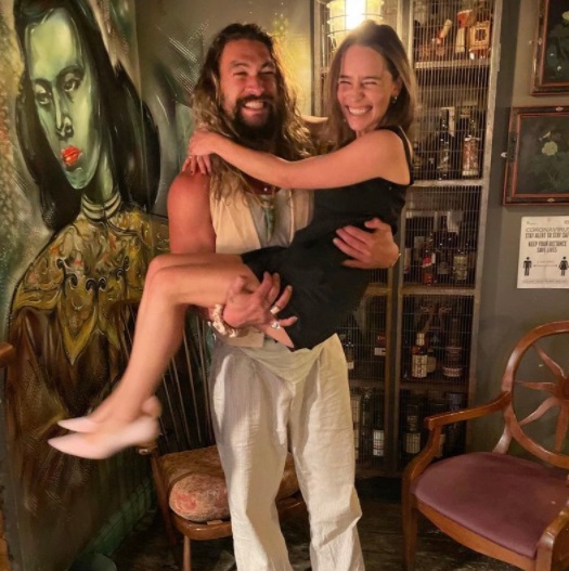 PHOTO Jason Momoa Already Found A New Girlfriend And She Looks Tiny In His Arms