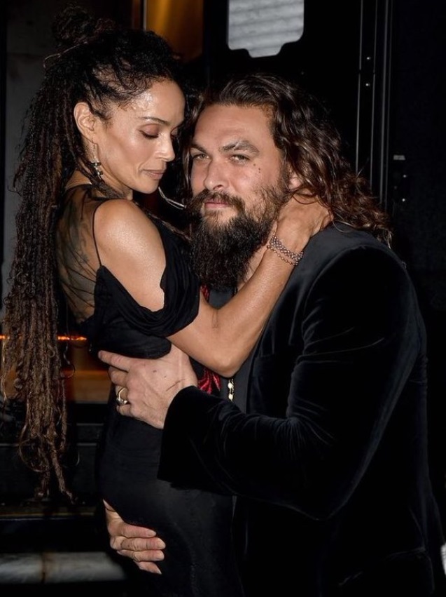 PHOTO Jason Momoa Fitting His Entire Hand Around Lisa Bonet’s Tiny Waist