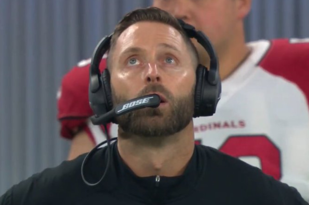 PHOTO Kliff Kingsbury Realizing His Contract Extension Isn't Going To Be As Big If He Beat The Rams Monday Night