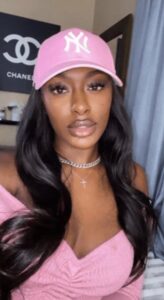 PHOTO Lauren Smith-Fields Wearing A Pink Yankees Hat