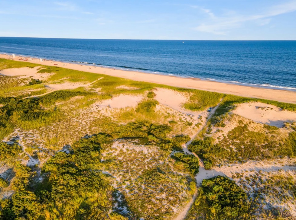 PHOTO Peloton CEO Has 400 Feet Of Ocean Front Space All To Himself That is Very Private In East Hampton's Despite His Company's Stock Tanking