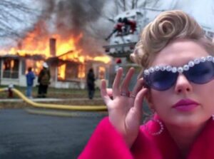 PHOTO Taylor Swift Watching A House Burn While Wearing Sunglasses And Looking The Other Direction