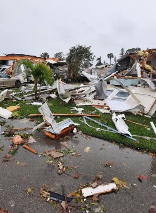 PHOTO There Is Nothing Left Of The Mobile Homes That Got Pummeled By Tornado In Fort Myers 