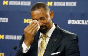 PHOTO Juwan Howard Needing Tissue To Wipe Away His Tears