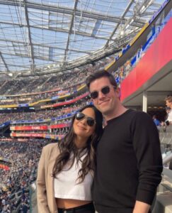 PHOTO Olivia Munn Wouldn't Stop Showing Off Her Stomach At The Super Bowl