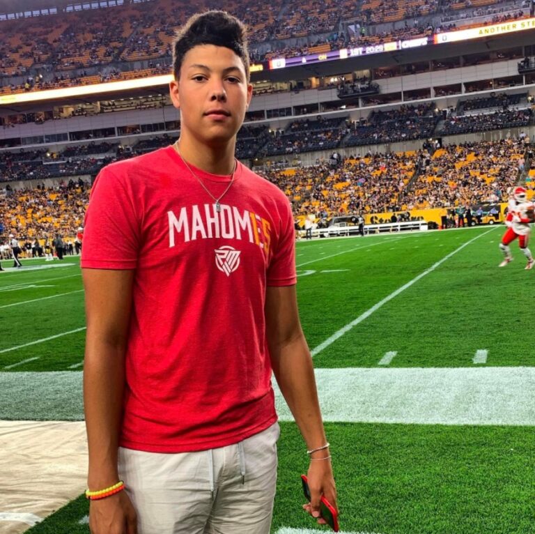 PHOTO Patrick Mahomes Without Tyreek Hill Is Jackson Mahomes Meme