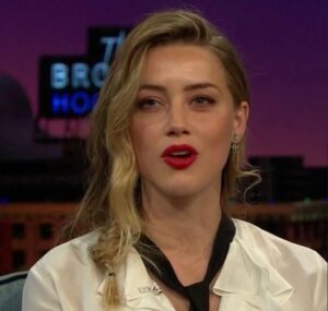 PHOTO Amber Heard Distorted Her Eyes With Make-Up To Make Them Look Blackened And Swollen