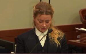 PHOTO Amber Heard Fake Crying While Audio Is Played Of Johnny Depp Vomiting And Saying He Wants Out Of Marriage